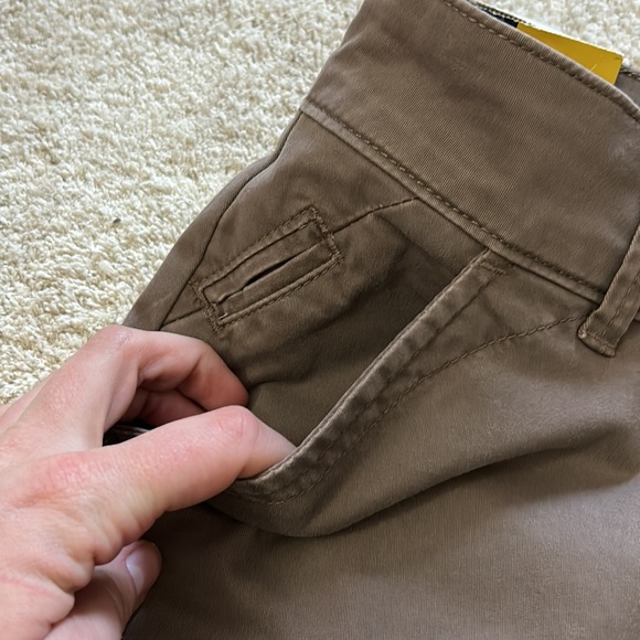 Lee Straight Fit Bermuda Shorts Tan/Brown Size 6 NWT - Picture 5 of 8